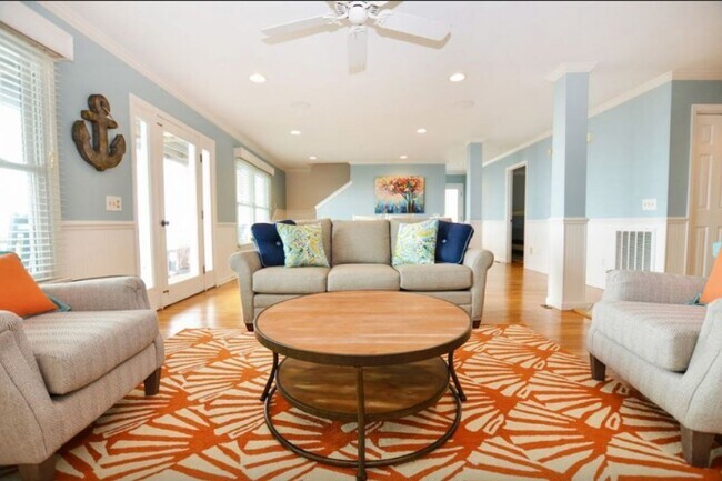450 Fort Fisher Blvd N in Kure Beach, NC - Building Photo - Building Photo