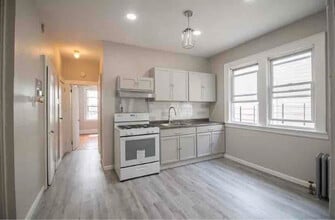 7 Sager Pl in Irvington, NJ - Building Photo - Building Photo