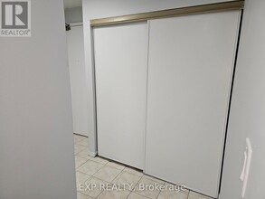 145-145 Hillcrest Ave in Mississauga, ON - Building Photo - Building Photo