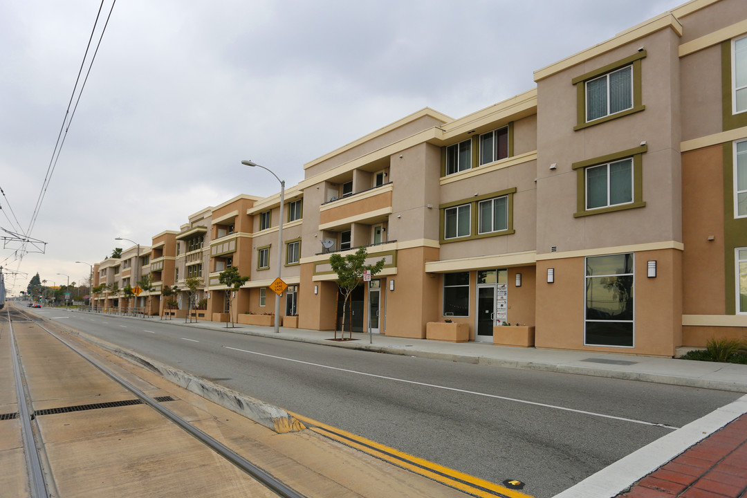 Alta Vista in Los Angeles, CA - Foto de edificio