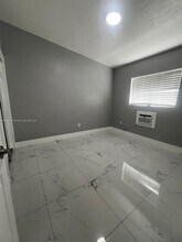 2090 NW 31st St in Miami, FL - Building Photo - Building Photo
