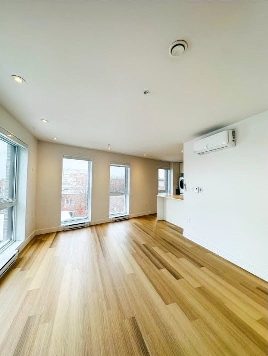 property at 5719 De La Côte-Des-Neiges Ch