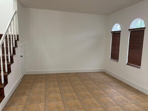 5240 NW 109th Ave in Doral, FL - Building Photo - Building Photo