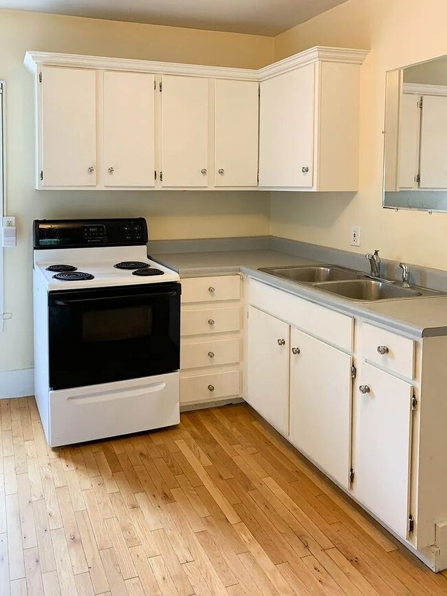 10 Leclair Ave in Winooski, VT - Building Photo - Building Photo