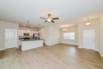 6136 McKinley Terrace in Englewood, FL - Building Photo - Building Photo