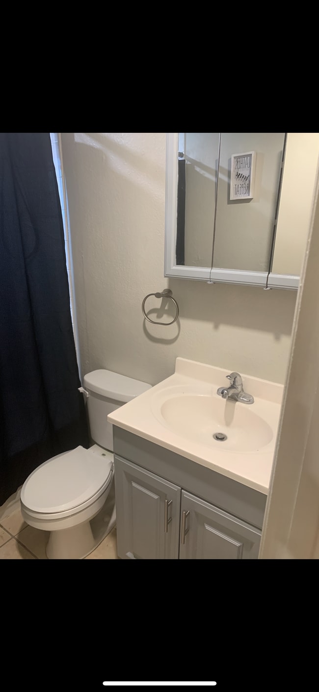 3680 Oak Ave in Miami, FL - Foto de edificio - Building Photo