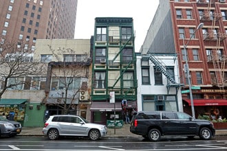 247 W Broadway in New York, NY - Building Photo - Building Photo
