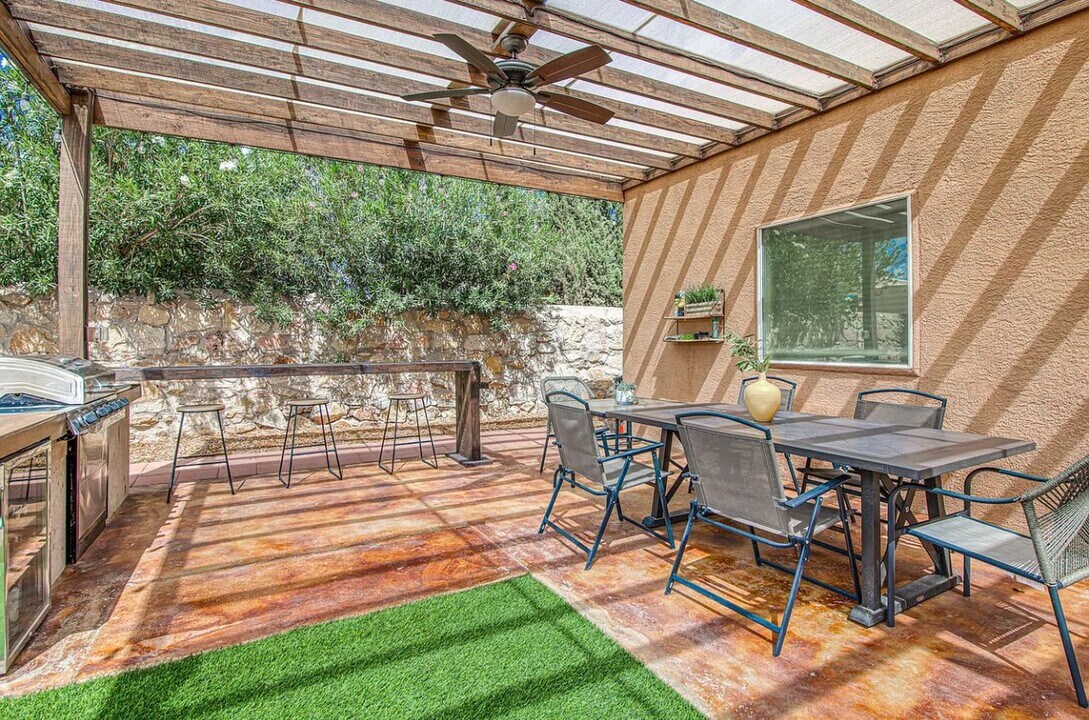 706 Lauren St in Santa Teresa, NM - Building Photo