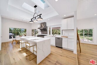4370 Park Milano in Calabasas, CA - Building Photo - Building Photo