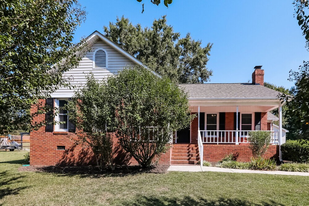 925 Cameron Ct in Monroe, NC - Foto de edificio