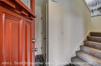 250 SE Orchard Dr in North Bend, WA - Building Photo - Building Photo