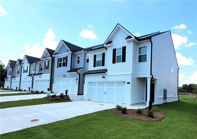 310 Sound Cir in Stockbridge, GA - Foto de edificio - Building Photo