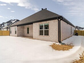 311 Hedge Dr in Centerton, AR - Building Photo - Building Photo
