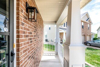 61 Country Village Ct in O'Fallon, MO - Foto de edificio - Building Photo