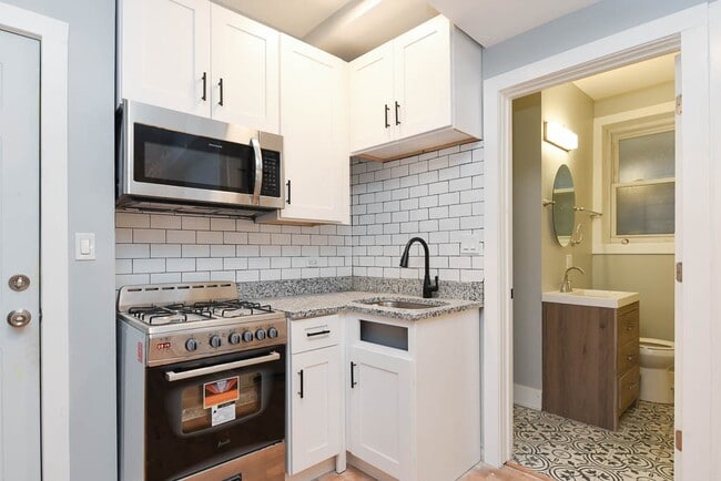 1624 W Beach Ave, Unit G09C