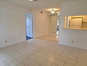 4709 Lucerne Lakes Blvd E in Greenacres, FL - Building Photo - Building Photo