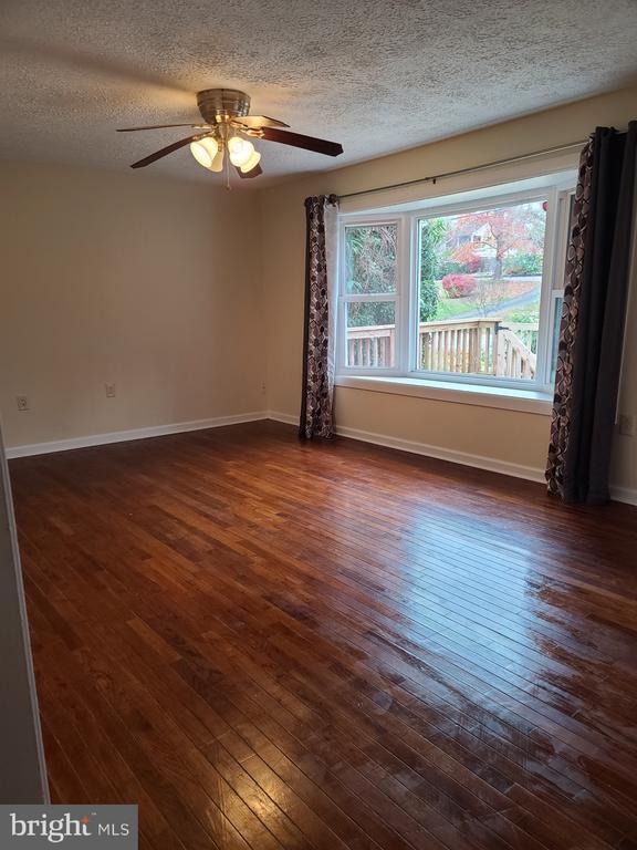 5451 Bayview Ave in Saint Leonard, MD - Foto de edificio - Building Photo