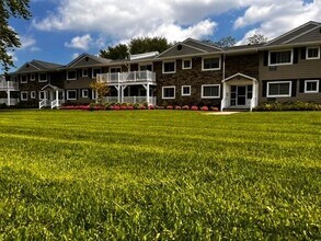 28 Williams Blvd in Lake Grove, NY - Building Photo - Building Photo