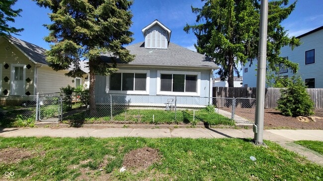 property at 1314 E 10th St
