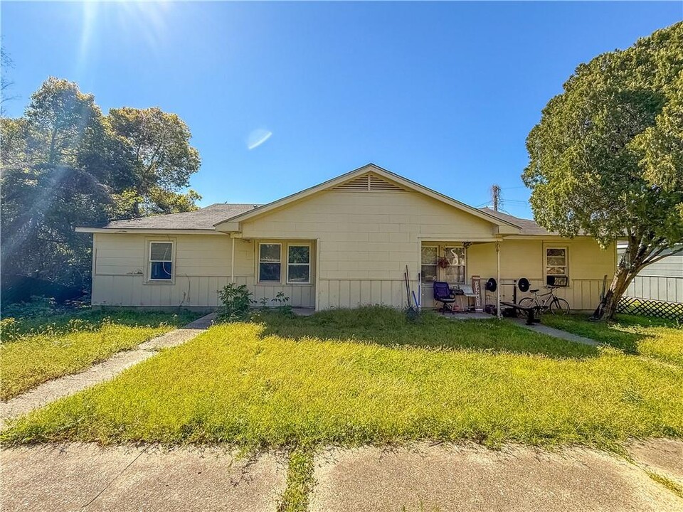 2517 Emogene St-Unit -Apt. A in Mobile, AL - Building Photo