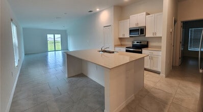 12150 Dakota Ridge Pl in Lehigh Acres, FL - Foto de edificio - Building Photo