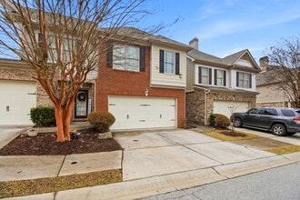 3044 Big Sky Ln in Alpharetta, GA - Foto de edificio - Building Photo