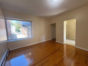 310 Edgewood Ave, Unit 4 in New Haven, CT - Foto de edificio - Building Photo