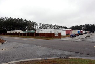 Delta Oaks Mobile Home Park in North Charleston, SC - Foto de edificio - Building Photo