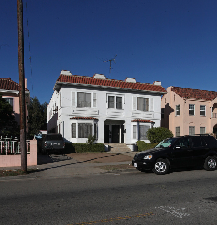 1153 N Edgemont St in Los Angeles, CA - Building Photo