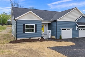 10607 McGaheysville Rd in McGaheysville, VA - Building Photo - Building Photo