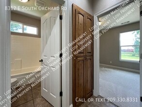 8312 E Orchard Rd in Acampo, CA - Building Photo - Building Photo