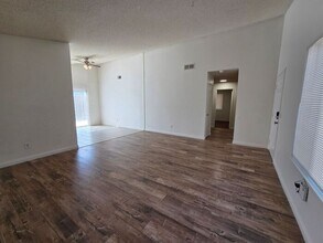 43915 30th St E in Lancaster, CA - Building Photo - Building Photo
