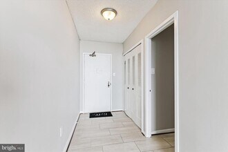 3701 S George Mason Dr in Falls Church, VA - Building Photo - Building Photo