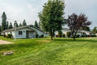 7032 W Heritage St in Rathdrum, ID - Building Photo - Building Photo