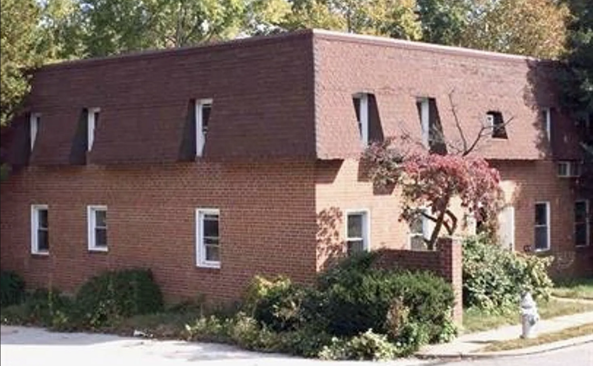 1 Brighton Village Dr, Unit Building 7 Unit C in Broomall, PA - Building Photo