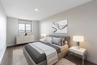 Adanac Crossing in Kitchener, ON - Building Photo - Building Photo