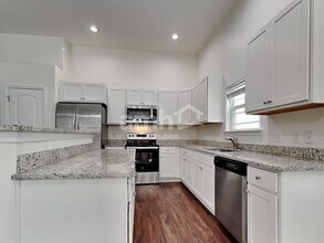 69 Crystal Lake Dr in Savannah, GA - Building Photo - Building Photo