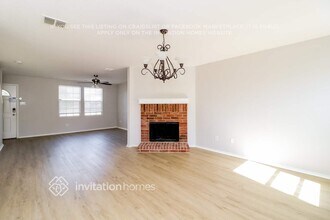 6005 English Saddle Ln, Unit 209 Woodland Drive Apt# 8 in Denton, TX - Foto de edificio - Building Photo