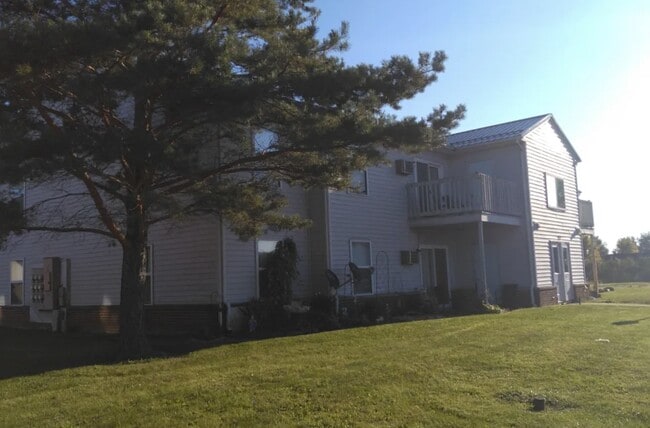 107 Chapel Ln in Ashley, IN - Building Photo - Building Photo