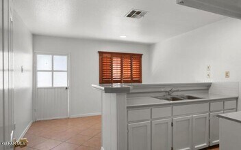 832 Wake Forest Ln in El Paso, TX - Building Photo - Building Photo