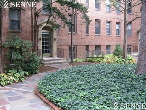 14 Ware St, Unit 1R in Cambridge, MA - Foto de edificio - Building Photo