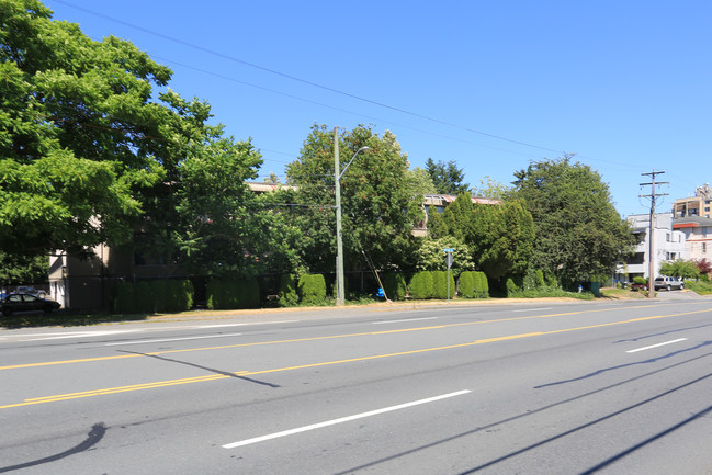 Blue Ridge Apartments in Abbotsford, BC - Building Photo - Building Photo