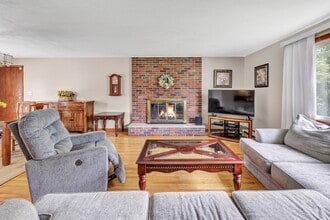 15 Albert St in Milford, CT - Building Photo - Building Photo