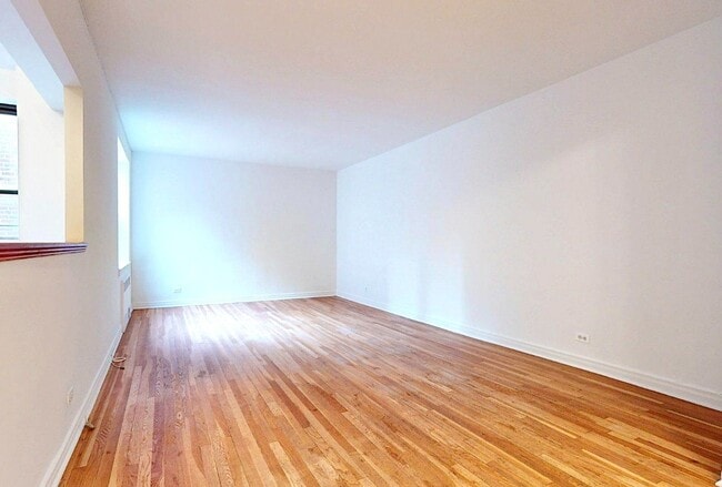 West End Avenue in New York, NY - Foto de edificio - Building Photo