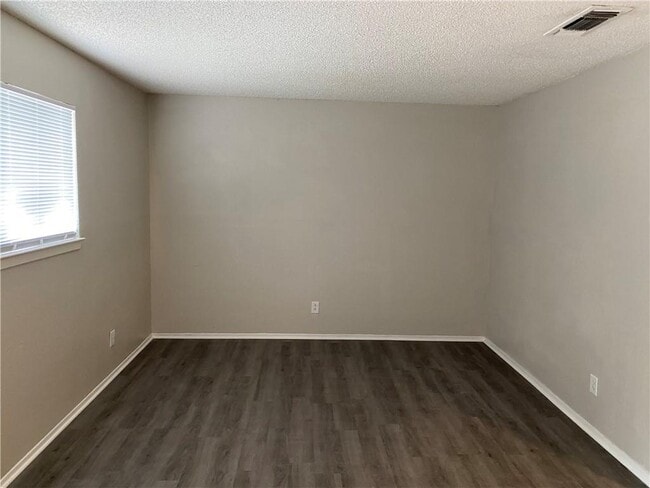 1085 Linde Ave in New Braunfels, TX - Building Photo - Building Photo