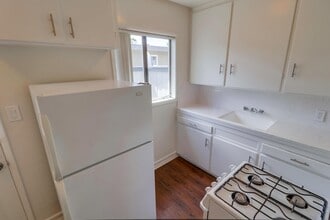 953 Opal St in San Diego, CA - Building Photo - Building Photo