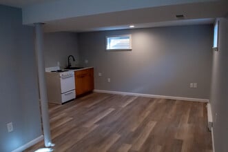 1000 Charles St, Unit Basement Apartment in Mechanicsburg, PA - Foto de edificio - Building Photo