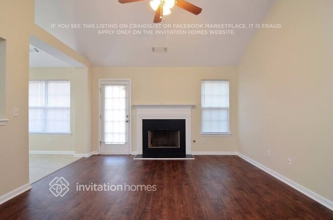 124 Meadow Ct in Fairburn, GA - Foto de edificio - Building Photo