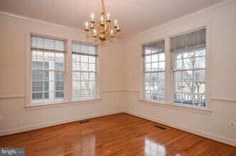 1023 Pleasant Cir in Rockville, MD - Building Photo - Building Photo