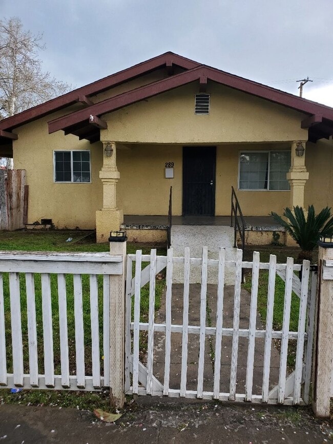 property at 289 W Belleview Ave